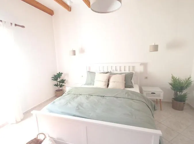 Manolia Apartments