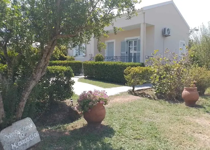 Manolia Apartments