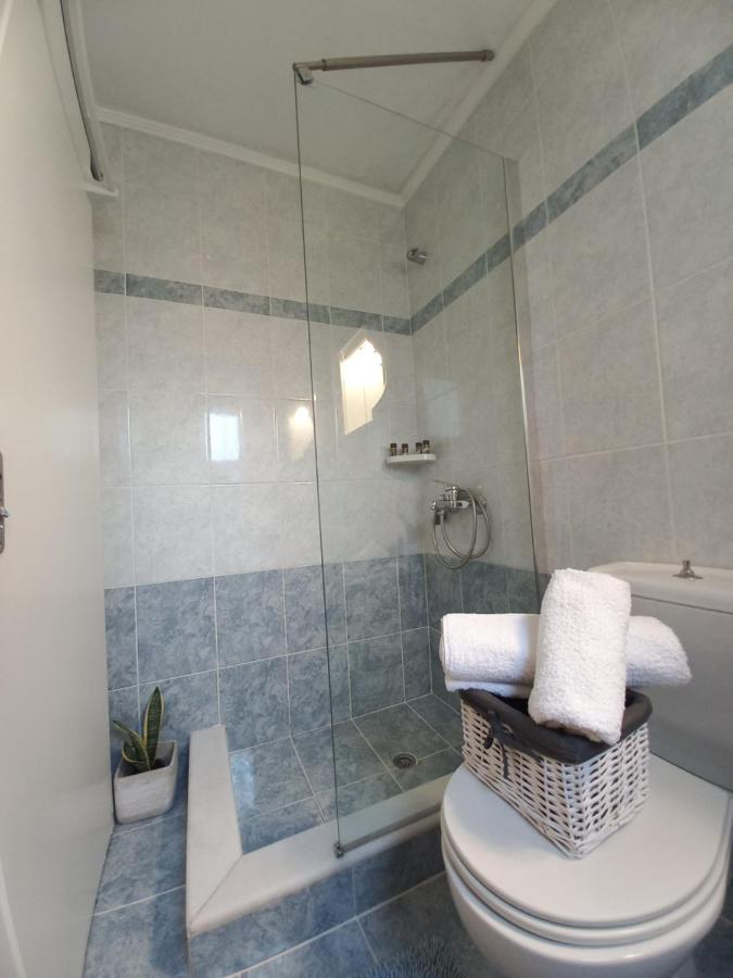 Apartment Manolia *