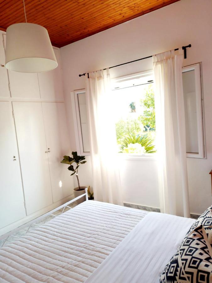 Apartment Manolia *