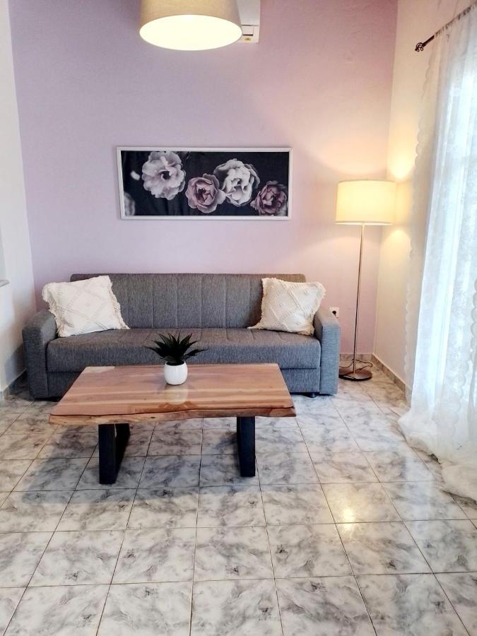 Manolia Apartment *